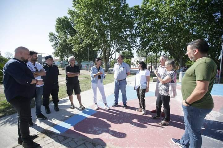 MAYRA EN LA NUEVA POSTA DE SEGURIDAD DE LA PLAZA “CAMPITO CARLOS MAIER" 