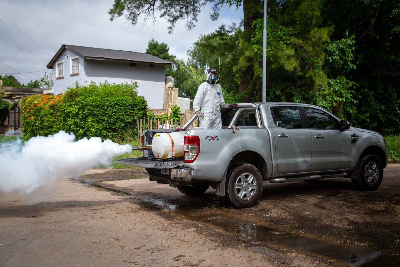 INTENSA JORNADA DE FUMIGACIÓN Y PREVENCIÓN CONTRA EL DENGUE EN LA RIBERA