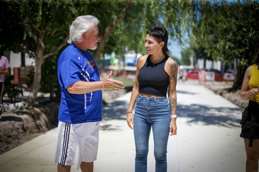 MAYRA RECORRIÓ LA OBRA DE PAVIMENTACIÓN EN EL INTERIOR DEL BARRIO ITATÍ