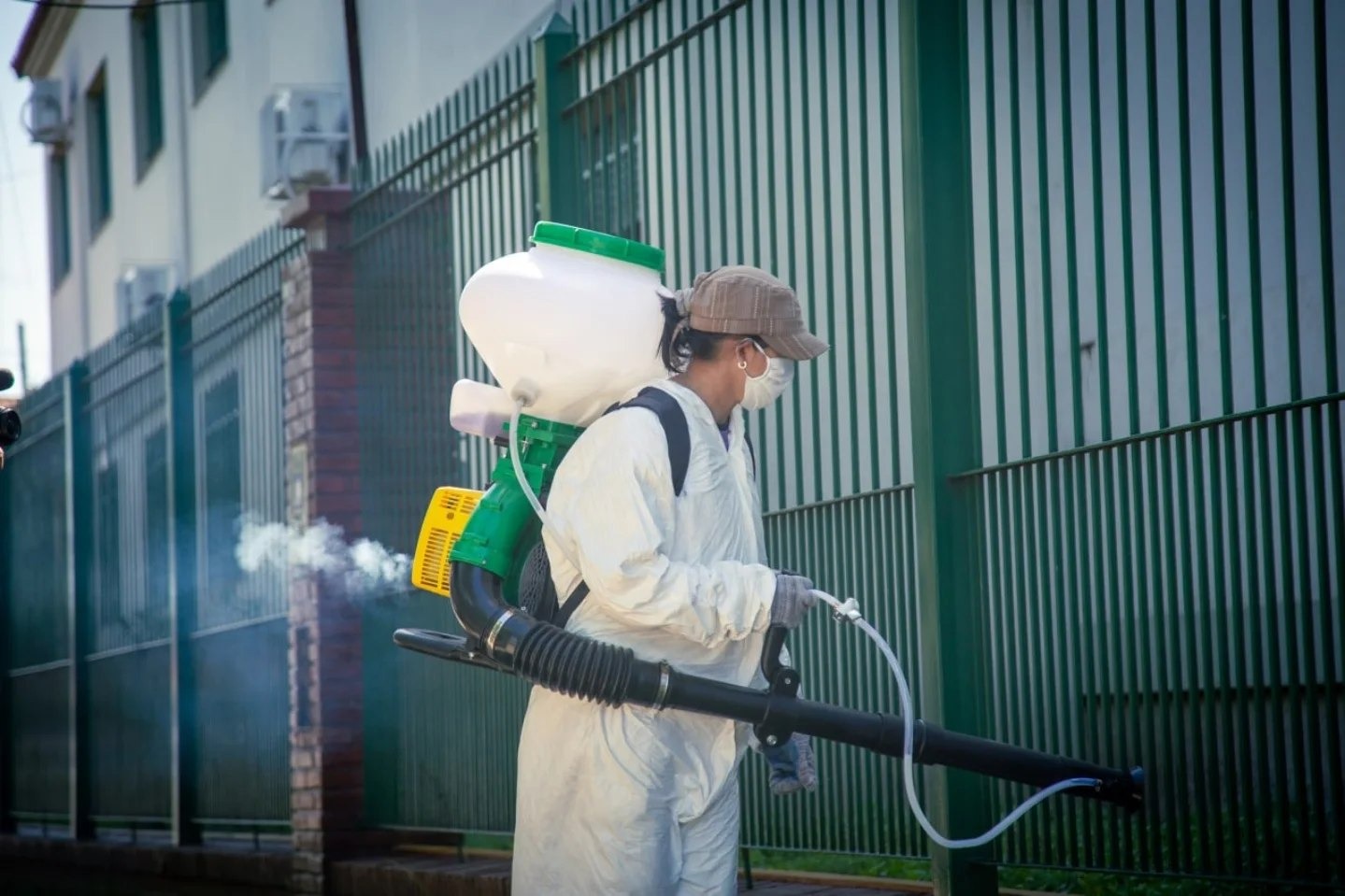 OPERATIVOS DE FUMIGACIÓN CONTRA EL DENGUE EN DISTINTOS BARRIOS DE QUILMES