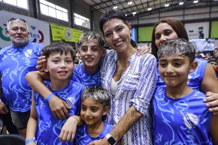 MAYRA JUNTO AL INTENDENTE JULIÁN ÁLVAREZ Y AL SENADOR SANTALLA 
