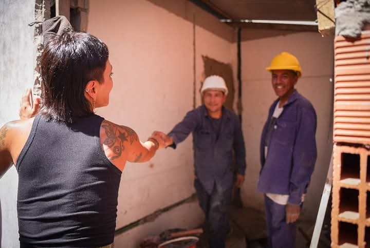 MAYRA RECORRIÓ LAS OBRAS DEL CAPS LA LOMA CON FINANCIAMIENTO 100% MUNICIPAL