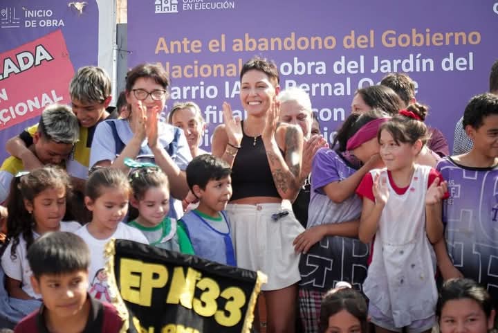 MAYRA EN LA REANUDACIÓN DE LA CONSTRUCCIÓN DEL JARDÍN DE INFANTES EN IAPI