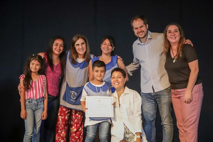    MAYRA PARTICIPÓ DEL ACTO DE EGRESADOS DE LOS JARDINES DE INFANTES