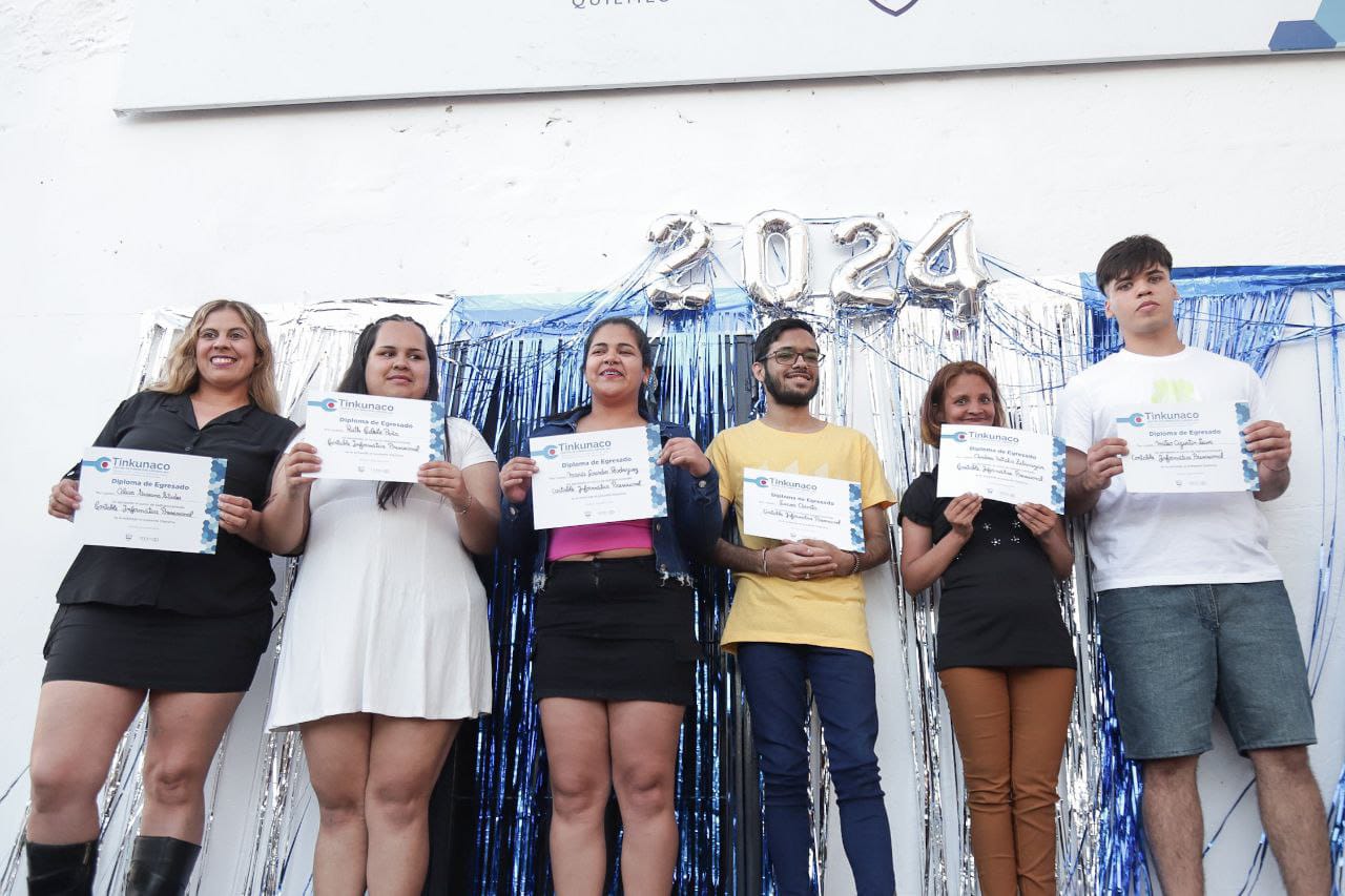 ENTREGA DE DIPLOMAS A LOS EGRESADOS DE LOS CURSOS DEL CFL Nº 403