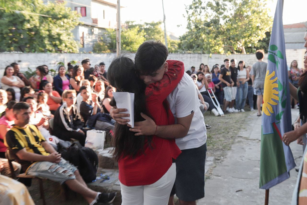 ENTREGA DE DIPLOMAS A LOS EGRESADOS DE LOS CURSOS DEL CFL Nº 403