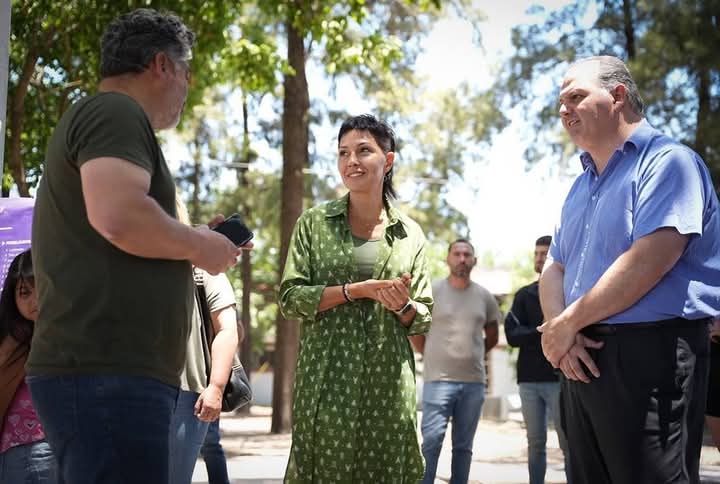MAYRA RECORRIÓ LA OBRA DE LA PLAZOLETA DE MOSCONI Y PELLEGRINI EN QUILMES 