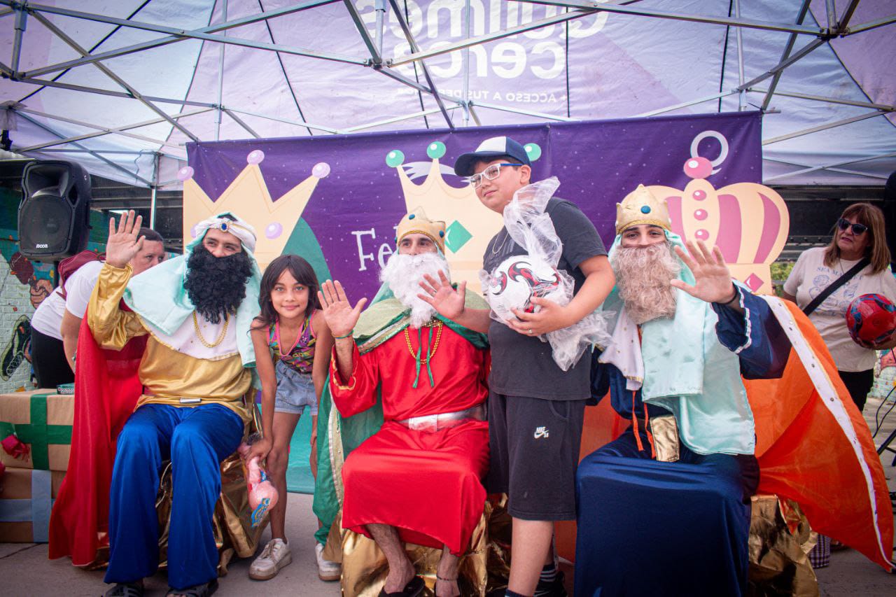MÁS DE 3 MIL NIÑOS RECIBIERON REGALOS DE LOS REYES MAGOS EN SOLANO