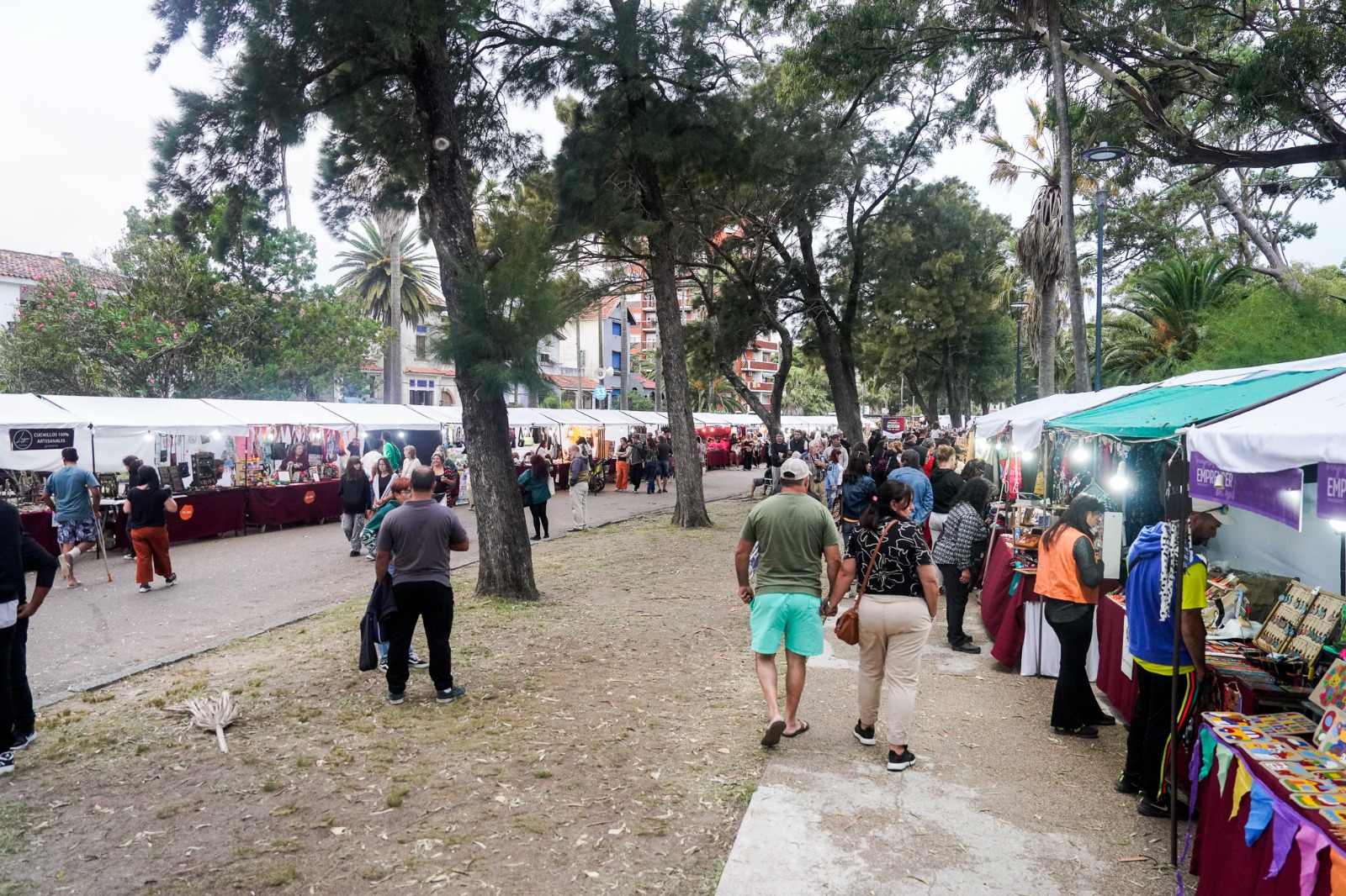 EMPRENDEDORAS DE QUILMES EN LA XXº FERIA DE ECONOMÍA SOLIDARIA DE URUGUAY