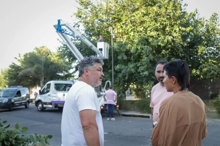 MAYRA SUPERVISÓ UN OPERATIVO INTEGRAL DE LIMPIEZA EN QUILMES OESTE