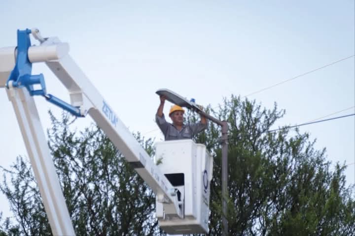 MAYRA SUPERVISÓ UN OPERATIVO INTEGRAL DE LIMPIEZA EN QUILMES OESTE