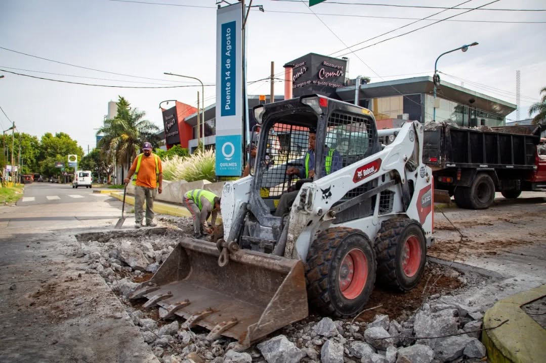 AVANZA EL PLAN DE BACHEO CON HORMIGÓN EN CALLES Y AVENIDAS