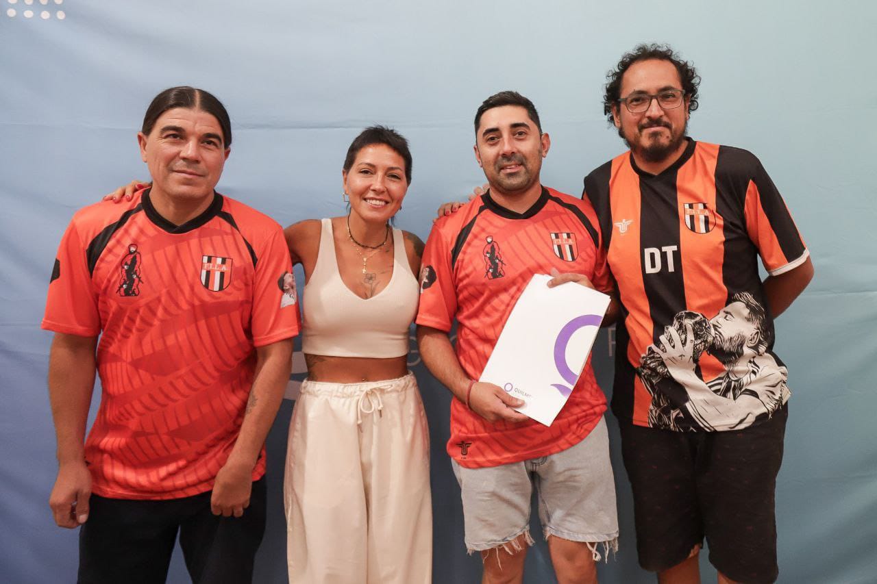 MAYRA SE REUNIÓ CON REPRESENTANTES DE CLUBES DE BARRIO Y LES ENTREGÓ UN APO