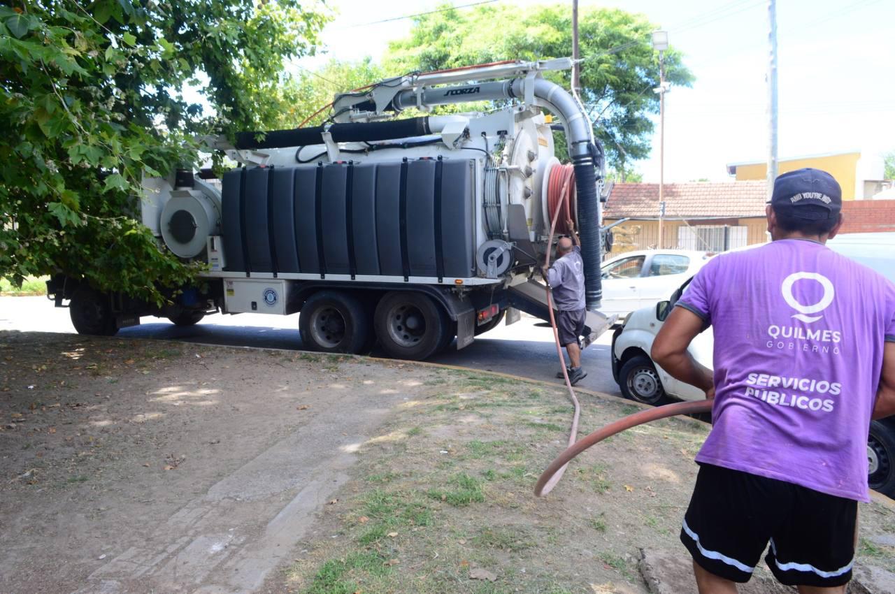 EL MUNICIPIO REFUERZA LOS TRABAJOS DE LIMPIEZA EN LOS ARROYOS 