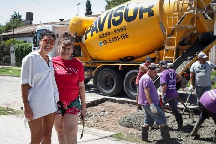 MAYRA RECORRIÓ REPARACIONES DE PAVIMENTOS EN EL BARRIO EL DORADO