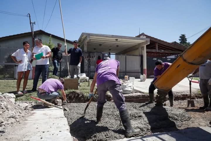 MAYRA RECORRIÓ REPARACIONES DE PAVIMENTOS EN EL BARRIO EL DORADO