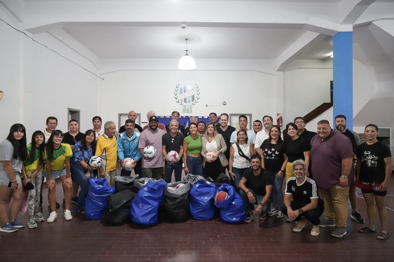 MAYRA ENTREGÓ MATERIALES DEPORTIVOS A INSTITUCIONES LOCALES 