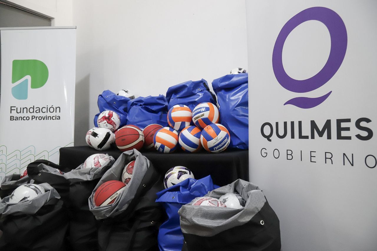 MAYRA ENTREGÓ MATERIALES DEPORTIVOS A INSTITUCIONES LOCALES 