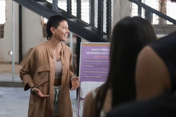 MAYRA VISITÓ EL AVANCE DE LAS OBRAS DE REFACCIÓN EES Nº 16 DE QUILMES OESTE