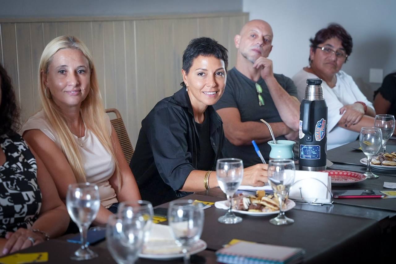 MAYRA DIALOGÓ CON EMPRENDEDORES Y PRODUCTORES LOCALES