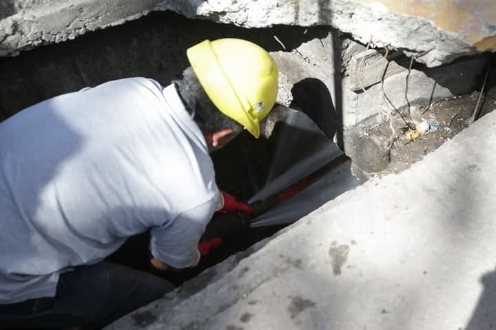 MAYRA SUPERVISÓ LA DESOBSTRUCCIÓN DE CONDUCTOS PLUVIALES EN EZPELETA