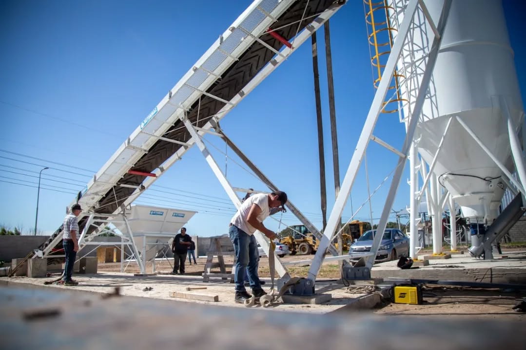  LA CONSTRUCCIÓN DE LA NUEVA PLANTA DE HORMIGÓN MUNICIPAL ENTRÓ EN SU ETAPA