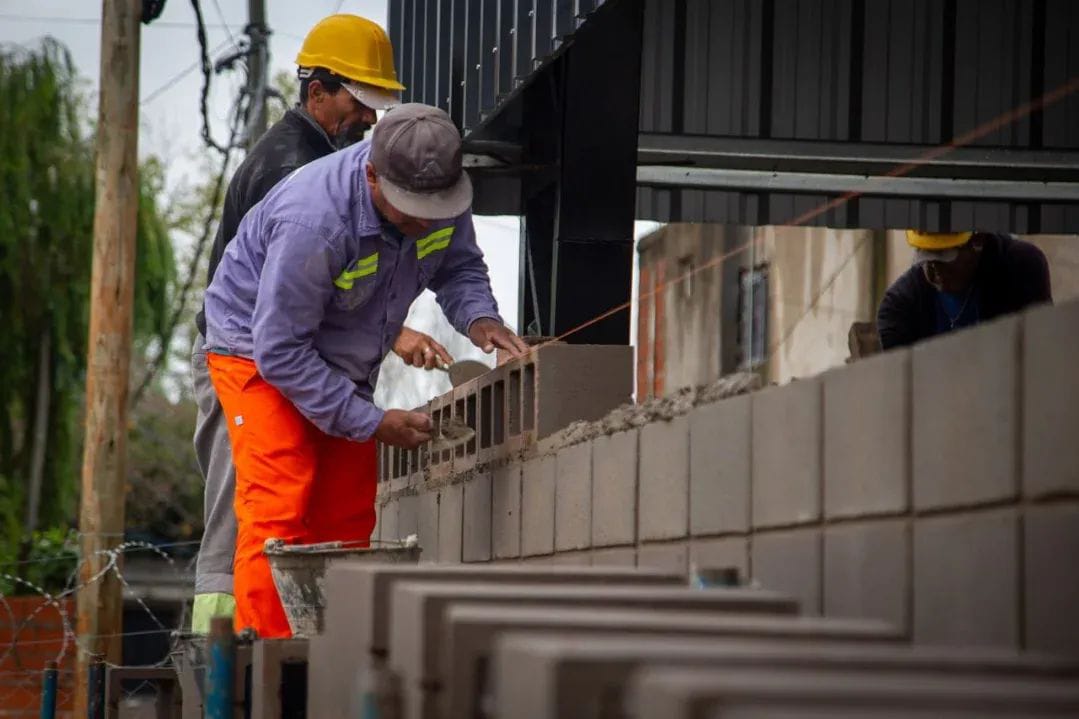 AVANZA LA CONSTRUCCIÓN DEL POLIDEPORTIVO DEL BARRIO KOLYNOS EN QUILMES 