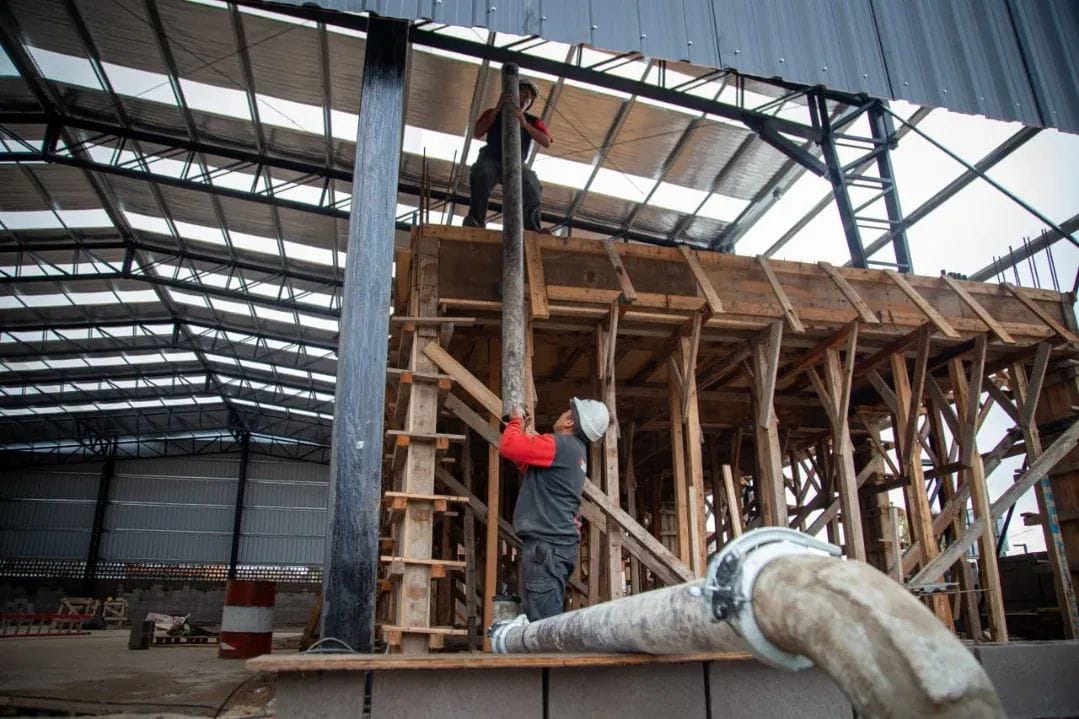 AVANZA LA CONSTRUCCIÓN DEL POLIDEPORTIVO DEL BARRIO KOLYNOS EN QUILMES 