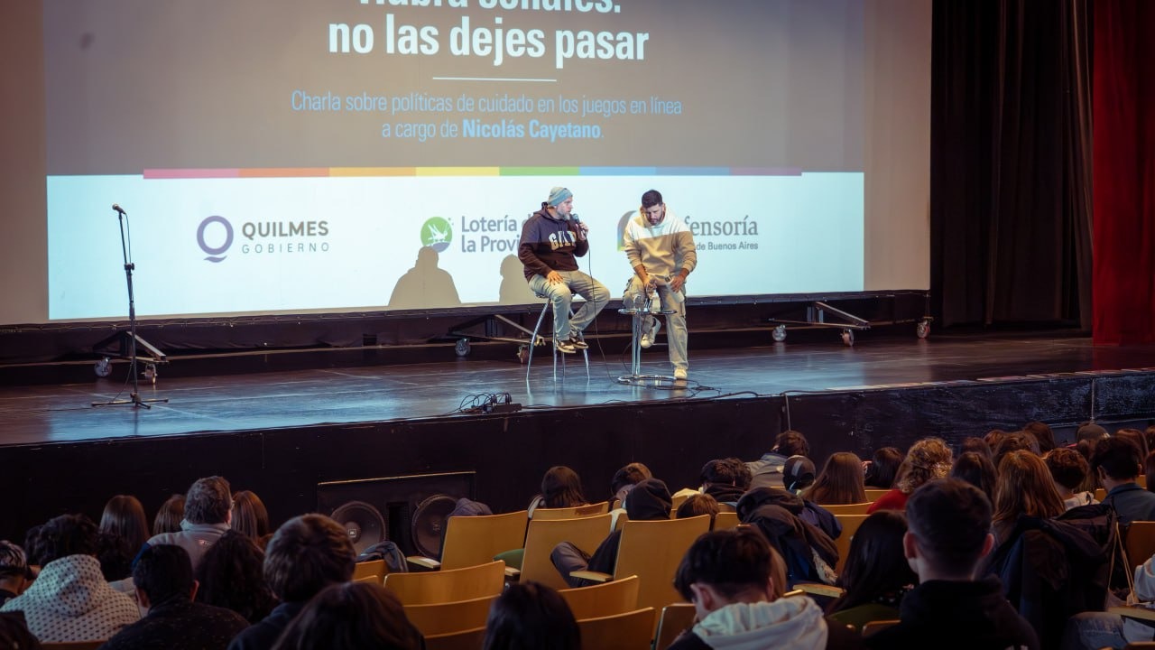 NICOLÁS CAYETANO BRINDÓ UNA CHARLA ANTE MÁS DE 400 JÓVENES DE ESCUELAS 
