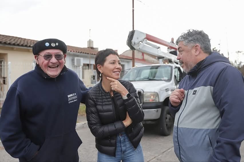 MAYRA SUPERVISÓ TRABAJOS DE BACHEO EN HORMIGÓN EN QUILMES OESTE 