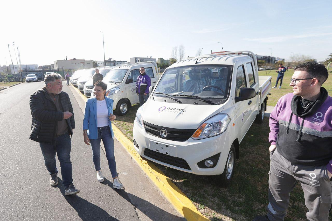 MAYRA ENCABEZÓ LA PRESENTACIÓN DE 10 NUEVAS CAMIONETAS