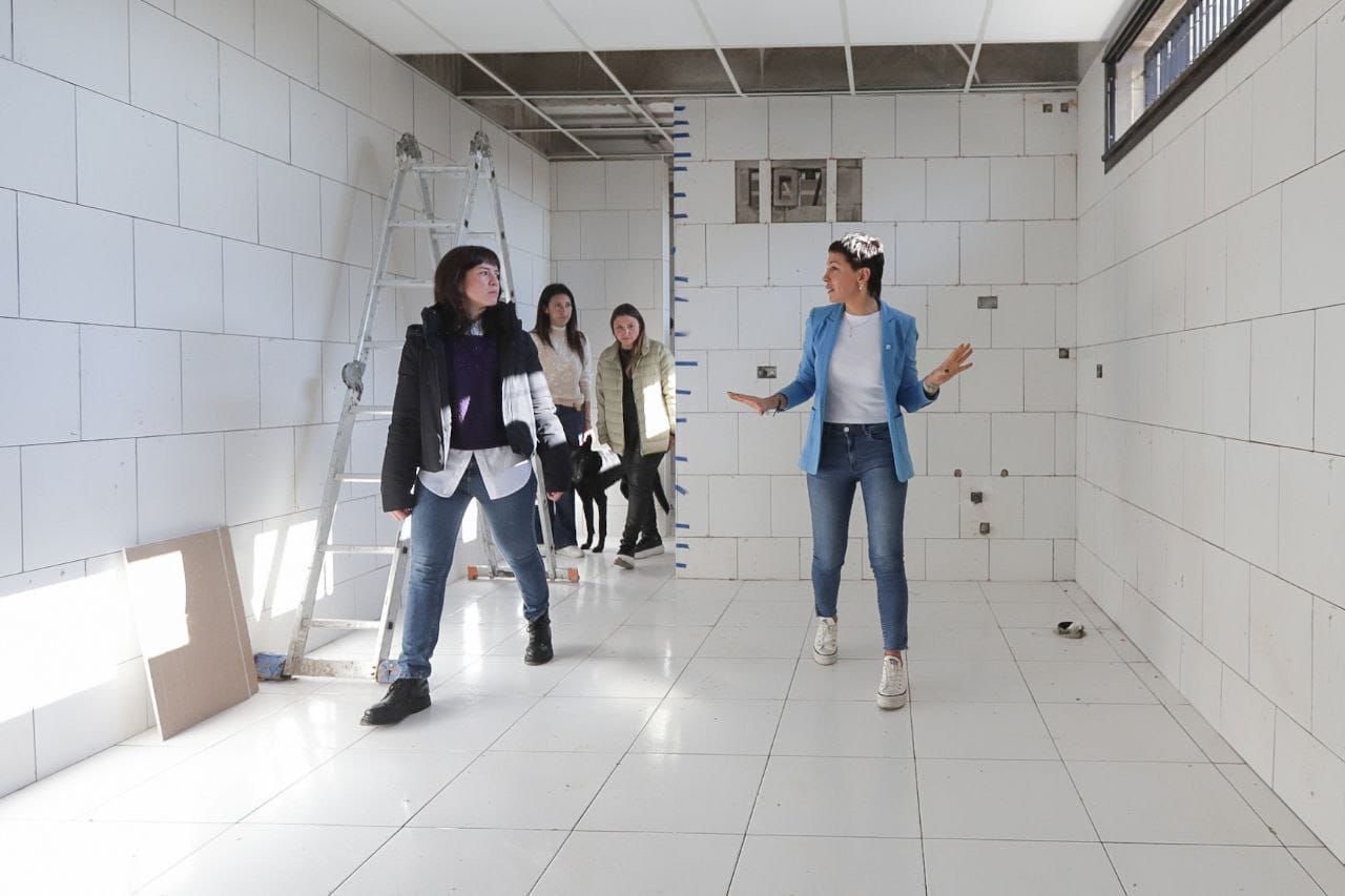 MAYRA RECORRIÓ EL AVANCE DE OBRA DE LA NUEVA VETERINARIA MUNICIPAL