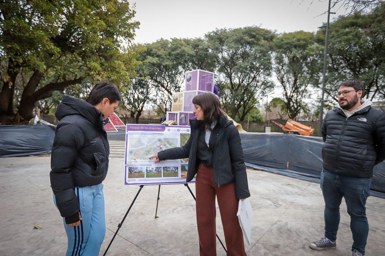 MAYRA RECORRIÓ EL AVANCE DE UNA OBRA PARA LA RECREACIÓN Y EL DEPORTE