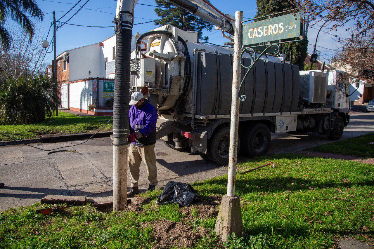 EL MUNICIPIO CONTINÚA CON TRABAJOS DE BACHEO Y DE MANTENIMIENTO DE ESPACIOS