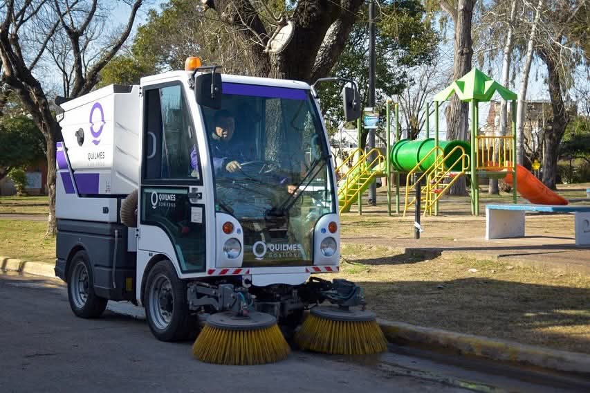 MAYRA SUPERVISÓ UN OPERATIVO DE LIMPIEZA INTEGRAL EN QUILMES ESTE 