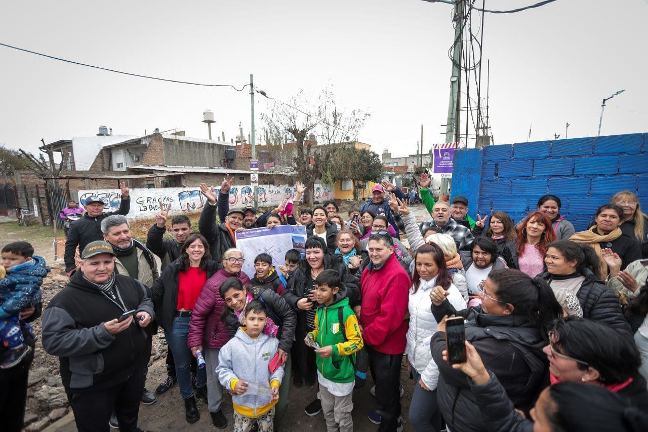 MAYRA RECORRIÓ LA OBRA DE PAVIMENTO DE 27 CUADRAS EN  LA CAÑADA