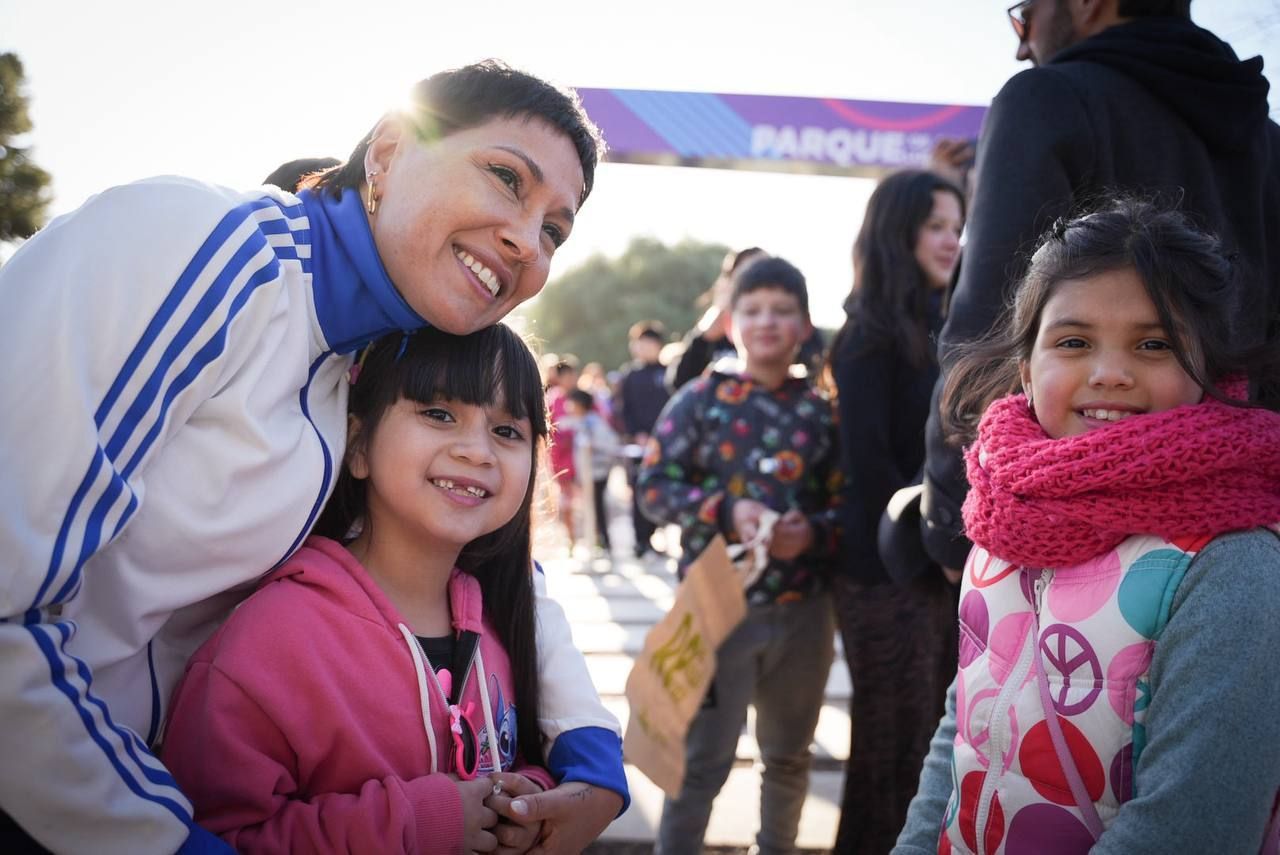  MAYRA Y CECI SOLER INAUGURARON EL NUEVO PARQUE DE LOS DEPORTES EN QUILMES 