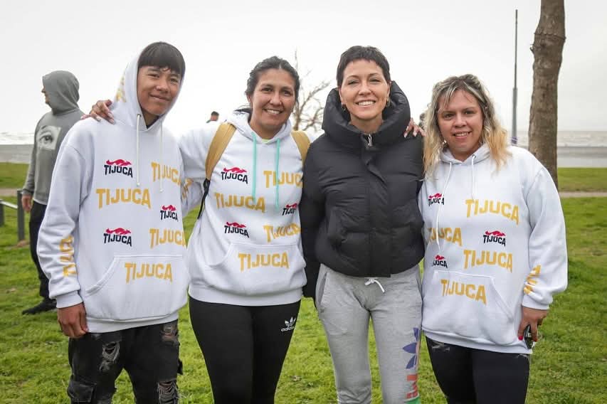MAYRA ENCABEZÓ LA ENTREGA DE MEDALLAS A LOS GANADORES DE LA CARRERA QUILMES