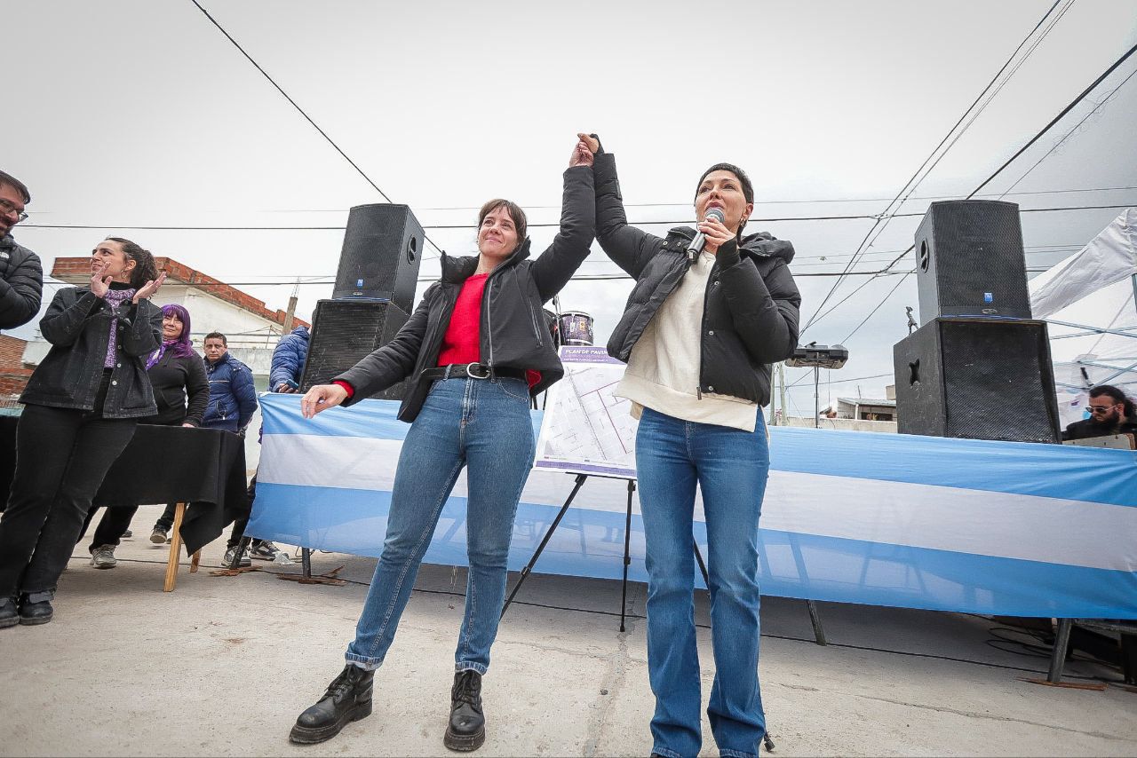MAYRA INAUGURÓ NUEVAS OBRAS DE ASFALTO EN EL BARRIO SAN ANTONIO 