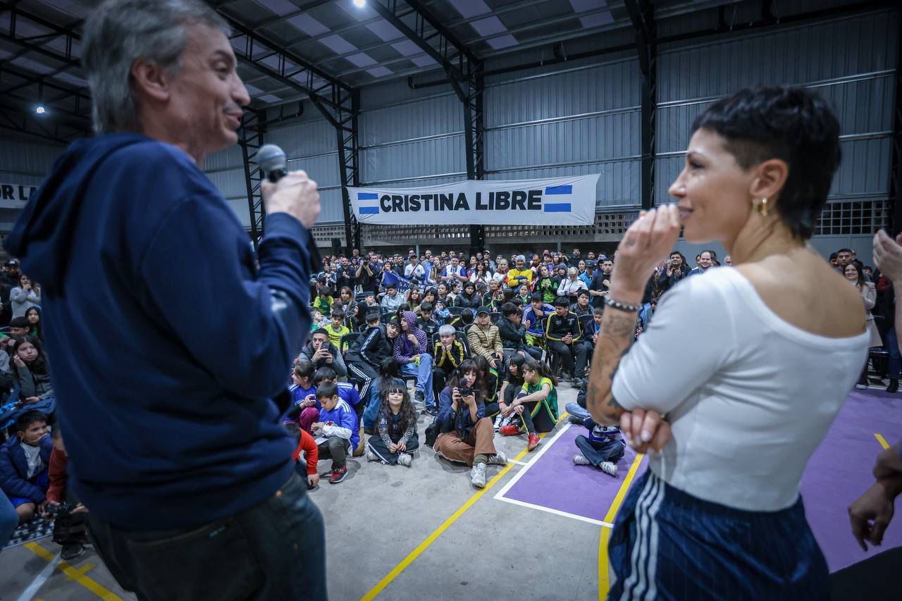 MAYRA, MÁXIMO KIRCHNER Y JORGE TAIANA EN UN NUEVO POLIDEPORTIVO EN QUILMES