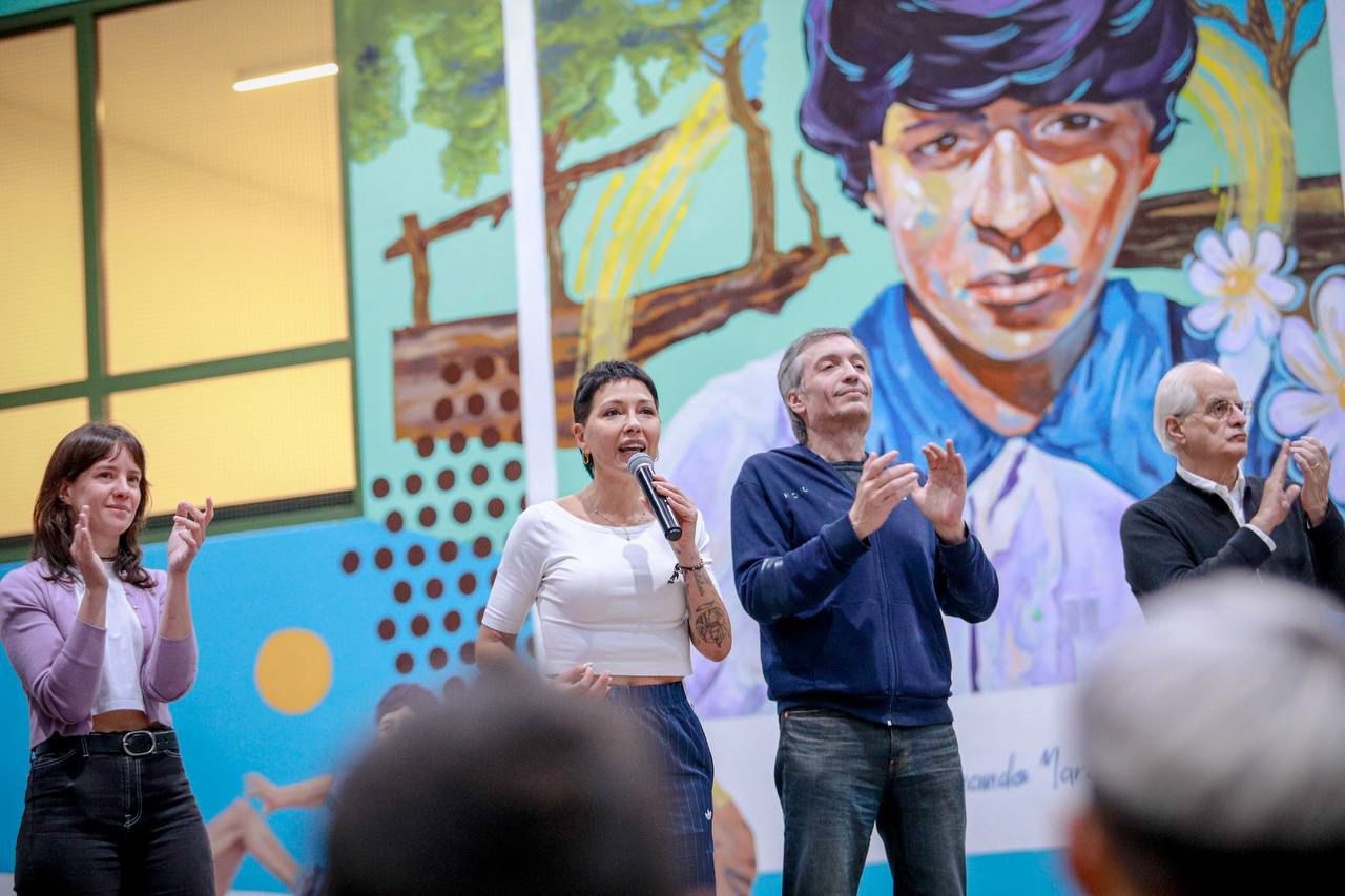 MAYRA, MÁXIMO KIRCHNER Y JORGE TAIANA EN UN NUEVO POLIDEPORTIVO EN QUILMES