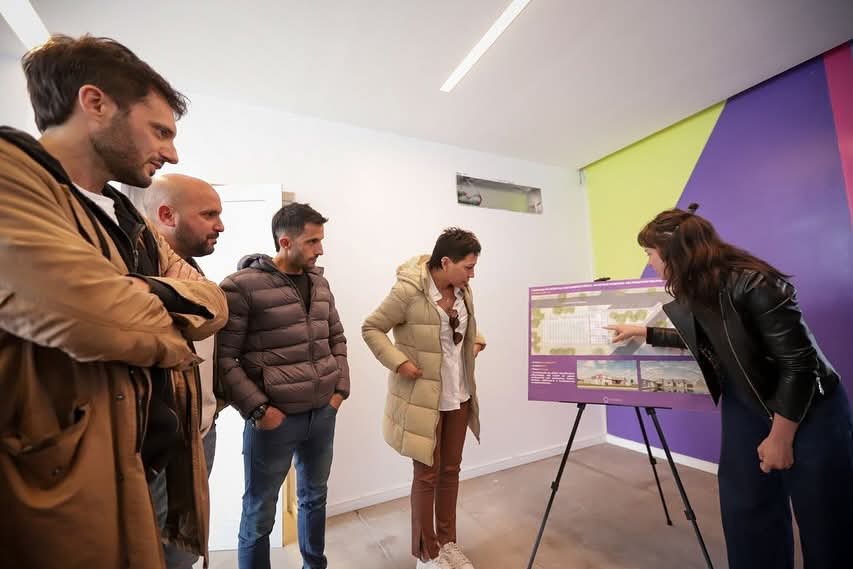 MAYRA Y CECI SOLER RECORRIERON EL AVANCE DE LA OBRA DE NATATORIO MUNICIPAL 