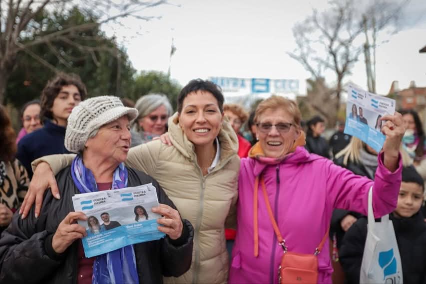 MAYRA SUPERVISÓ LA OBRA DE AVANCE DE PAVIMENTOS EN EL BARRIO EL VECINAL 