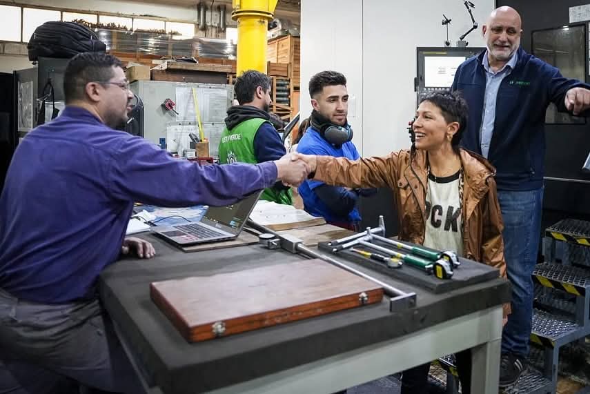 MAYRA Y CECI SOLER VISITARON LA EMPRESA REPICKY SA