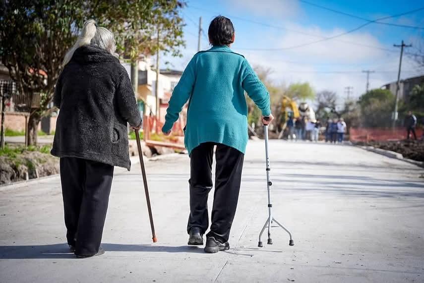 MAYRA Y CECI SOLER SUPERVISARON  LAS OBRAS DE ASFALTO EN SOLANO   
