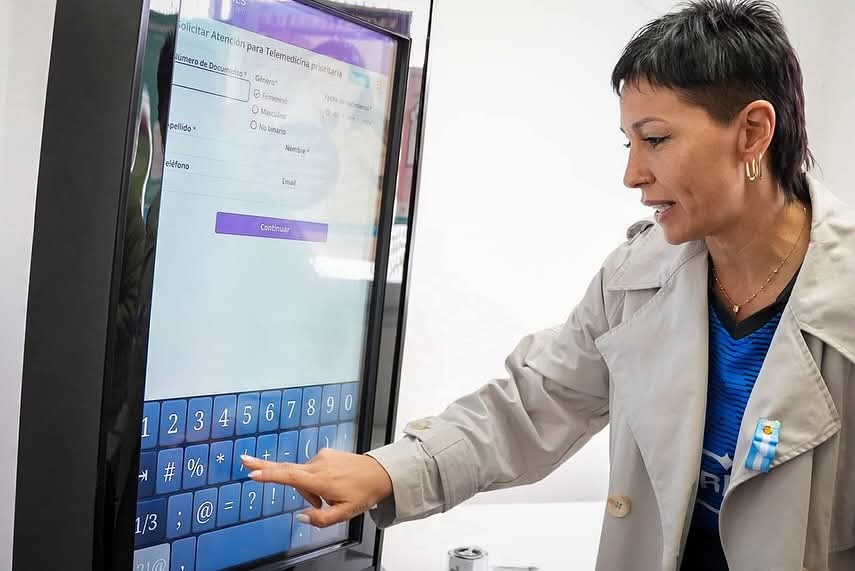 MAYRA Y CECI SOLER PARTICIPARON UNA MUESTRA DE TELEMEDICINA 