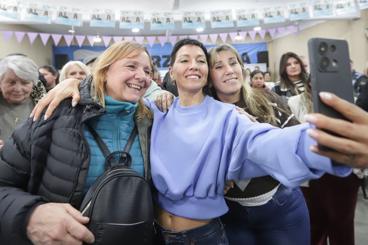MAYRA JUNTO A SECTORES SOCIALES AFECTADOS POR EL MODELO ECONÓMICO DE MILEI