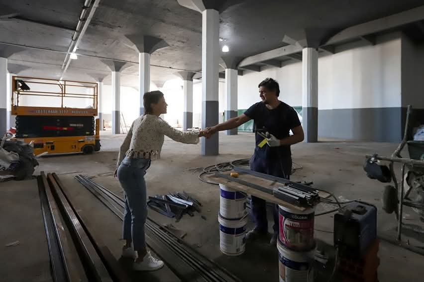 MAYRA ENTREGÓ LA NUEVA REGLAMENTACIÓN DEL PARQUE INDUSTRIAL LA BERNALESA