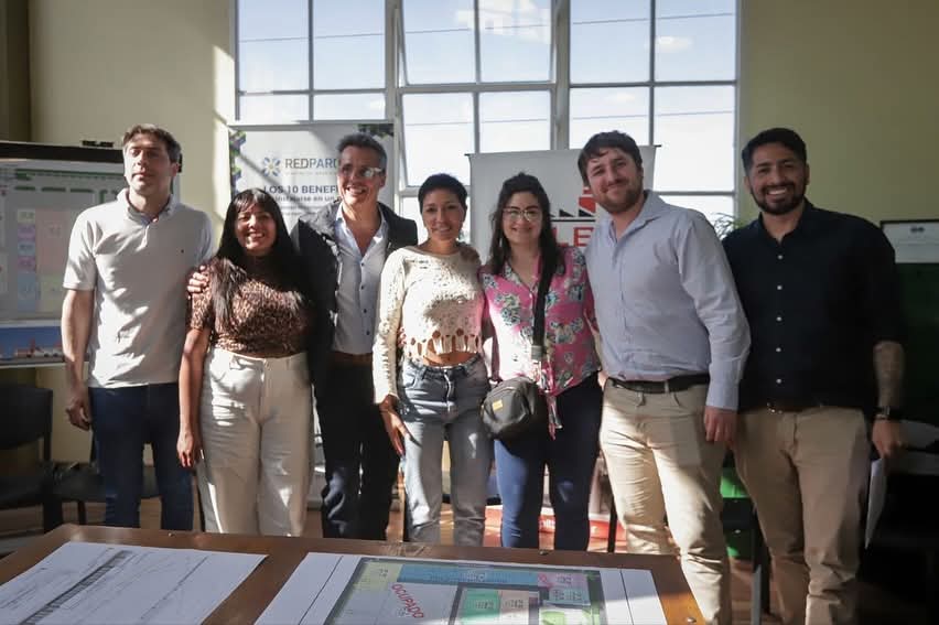 MAYRA ENTREGÓ LA NUEVA REGLAMENTACIÓN DEL PARQUE INDUSTRIAL LA BERNALESA