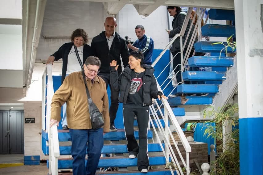 MAYRA FIRMÓ UN ACUERDO CON EL CLUB QUILMES OESTE PARA CONSTRUIR UN SUM